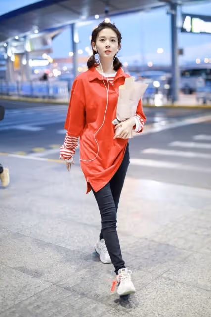「岳綺羅」陳瑤私下穿得也好看，整身打扮挺有小姑娘樣，挺精緻的