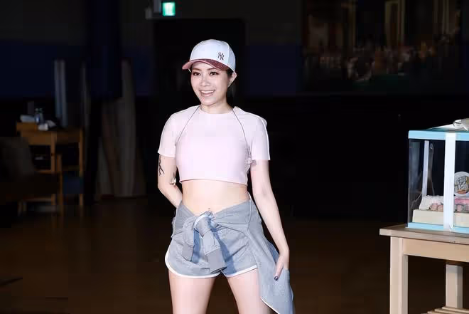 徐懷鈺這甜美氣質太「絕」，阿姨輩的年紀穿出少女感，看著好清純