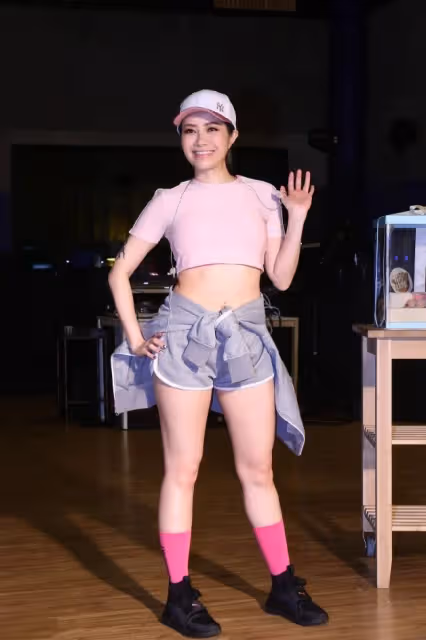 徐懷鈺這甜美氣質太「絕」，阿姨輩的年紀穿出少女感，看著好清純