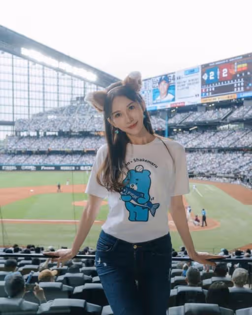 林志玲棒球賽開球,在球場上跳舞太可愛,身材比韓國女愛豆還好