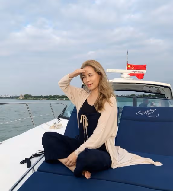 凍齡港星近照曝光!網友直呼還像小姑娘!曾被子女質問不雅照