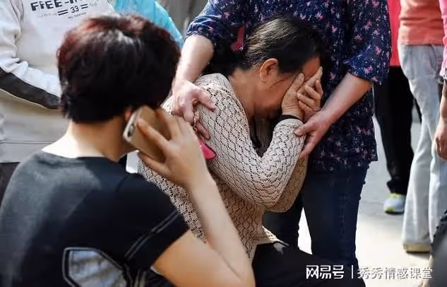 我丁克被誤診患癌,哥嫂們沉不住氣,來我家大鬧:車房都得給我們