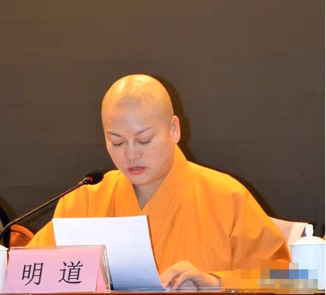 回顧：空姐出家為尼因一場車禍奇遇，成為命中注定的一方「菩薩」