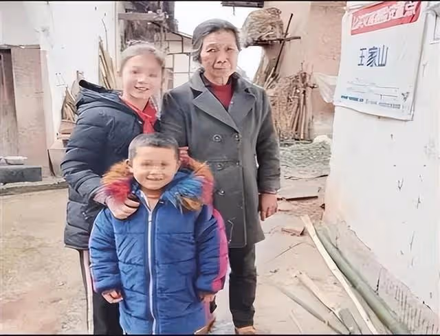 回顧:14年孕婦車禍身亡,孩子卻奇蹟降生,後來發生了什麼?