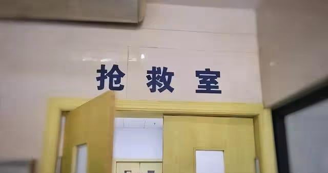 回顧:她4歲失去雙腿靠半個籃球走路!曾經那個小女孩如今怎樣了