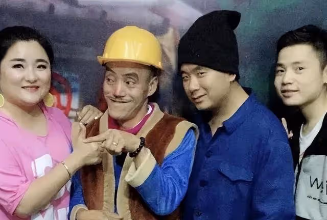 回顧光頭強馮加六:因熊出沒爆火都說他住別墅娶嬌妻,現在咋樣