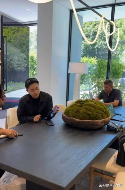 葉海洋堅持母乳喂奶，不坐月子直接上班，狀態完全不像剛生產完