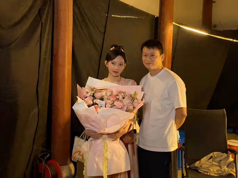 程瀟曬照告別《顏心記》，古裝造型元氣甜美