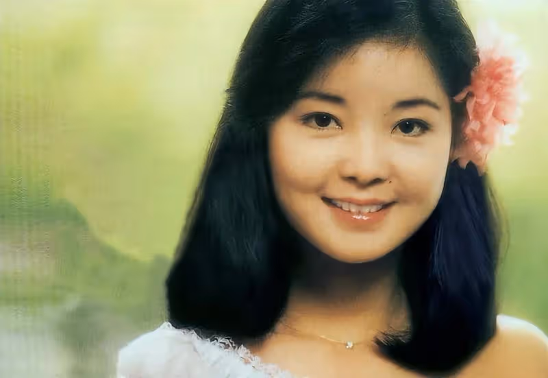 成龍終於與鄧麗君私生子相認,贈二十多億給對方?