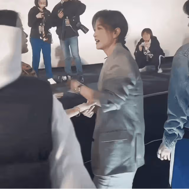 賈玲高調宣布喜訊!全網震撼:太猛了吧!