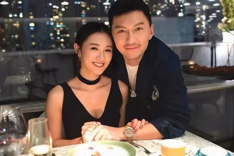 TVB一線男星袁偉豪淪為男配角,因拍劇過度減肥,顏值斷崖式下滑