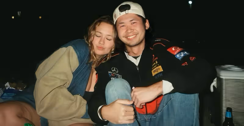 港星王敏德大女兒秀恩愛,與同性愛人結婚兩年,定居國外感情穩定