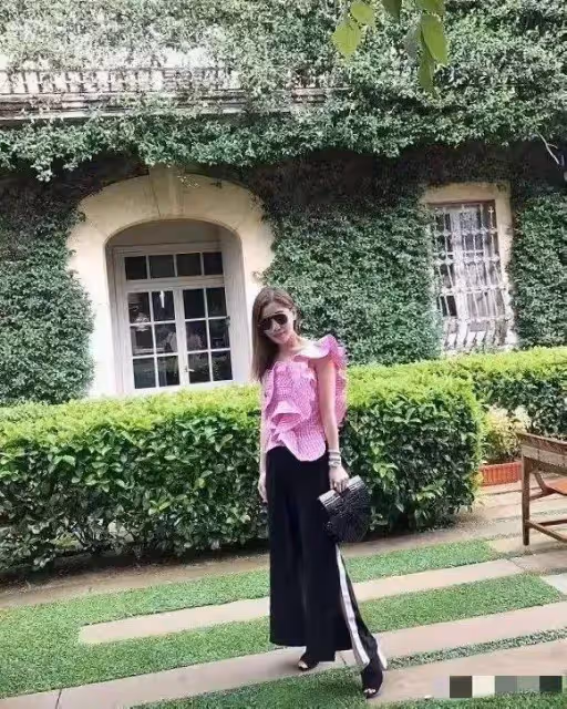 大馬知名歌手發生慘烈車禍去世,女兒在事發前曾有不祥預感,後悔未能多陪媽媽