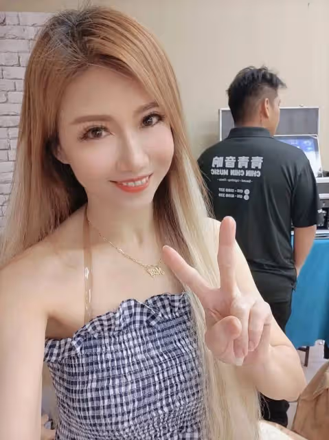 大馬知名歌手發生慘烈車禍去世,女兒在事發前曾有不祥預感,後悔未能多陪媽媽