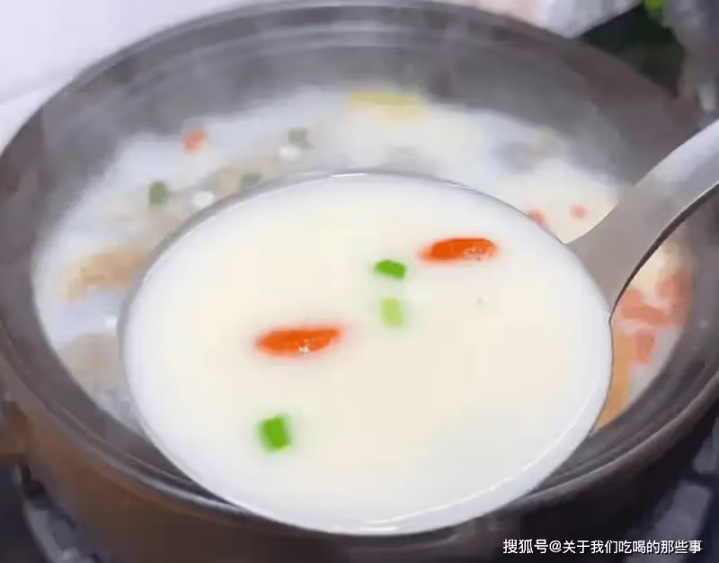 不管燉什麼魚,牢牢記住這3點,魚湯燉好又濃又白,鮮香沒腥味