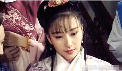 「第一美婦」堪稱人間尤物，一生就談一次戀愛，53歲演不來大媽