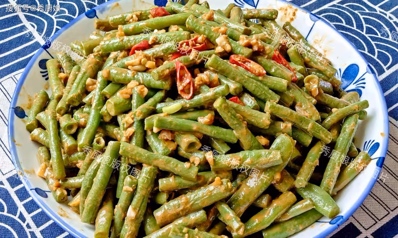 夏天這菜使勁吃,3塊一把的「菜中上品」!焯水一拌,好吃不上火