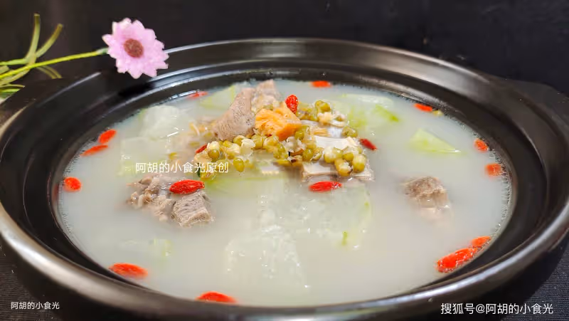 原來冬瓜和它才絕配，後悔沒早發現！小火慢燉一碗湯，一口鮮得咂舌、清甜不膩