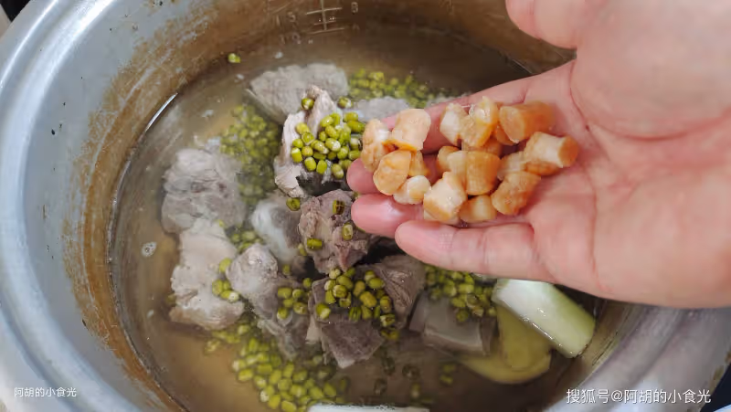 原來冬瓜和它才絕配,後悔沒早發現!小火慢燉一碗湯,一口鮮得咂舌、清甜不膩