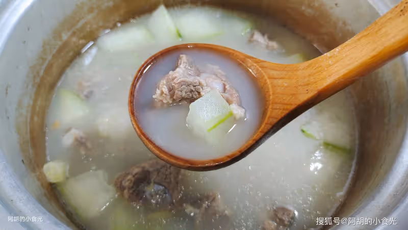 原來冬瓜和它才絕配,後悔沒早發現!小火慢燉一碗湯,一口鮮得咂舌、清甜不膩