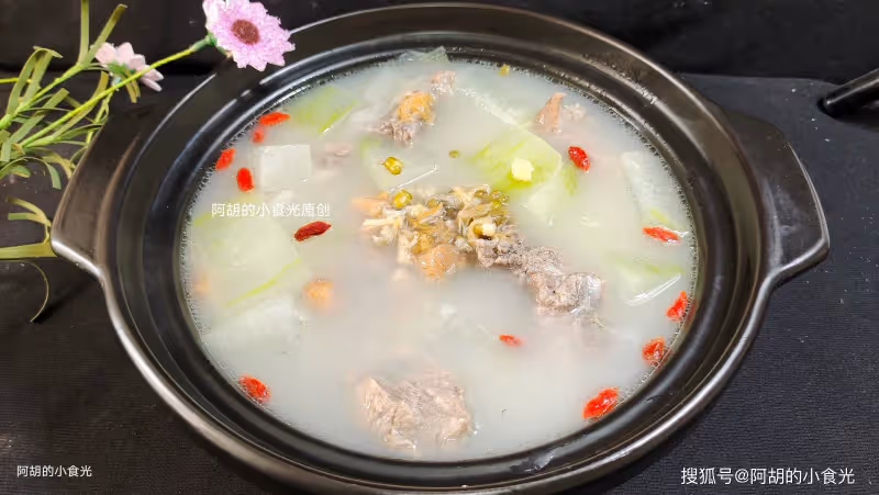 原來冬瓜和它才絕配,後悔沒早發現!小火慢燉一碗湯,一口鮮得咂舌、清甜不膩