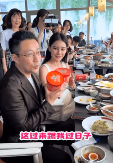 霸總寵妻!汪小菲慶祝新店開業,現場表白妻子,她是來跟我過日子不是來工作