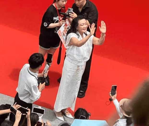霸總寵妻!汪小菲慶祝新店開業,現場表白妻子,她是來跟我過日子不是來工作