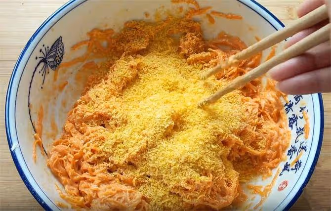 胡蘿蔔丸子好吃有訣竅,加上這2樣東西,保證外酥里軟,不幹不硬