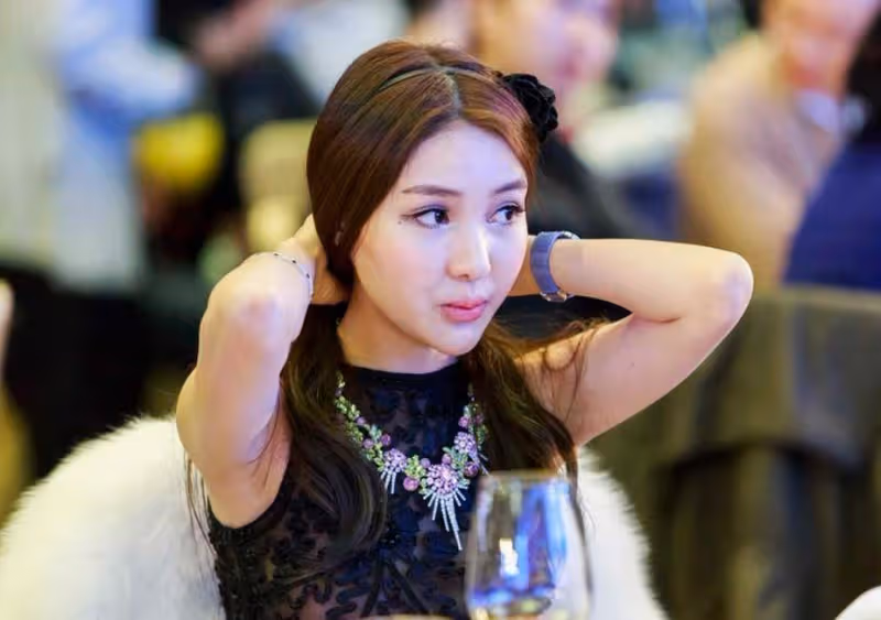 郭美美炫富癮上來了,大曬長沙豪宅外景!自曝有3套房7位數存款!