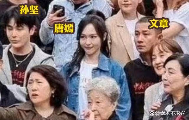 40歲文章打球被偶遇,苦練高爾夫球曬黑不少,小腿大面積刺青!