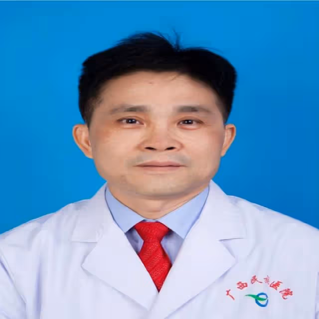 回顧男童天生擁有藍眼，夜晚看東西如同白天，檢查結果讓全家沉默