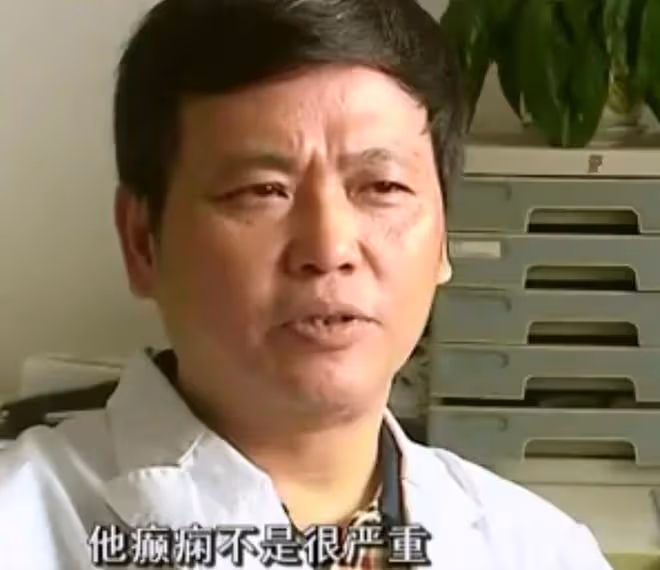 2012年,22歲小伙經常昏倒在地,醫生檢查發現:大腦里有兩顆子彈