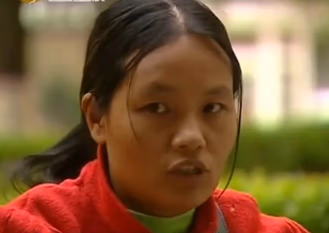 2011年,雲南男子頭疼嘔吐身上惡臭,檢查發現腦中竟插著一把匕首