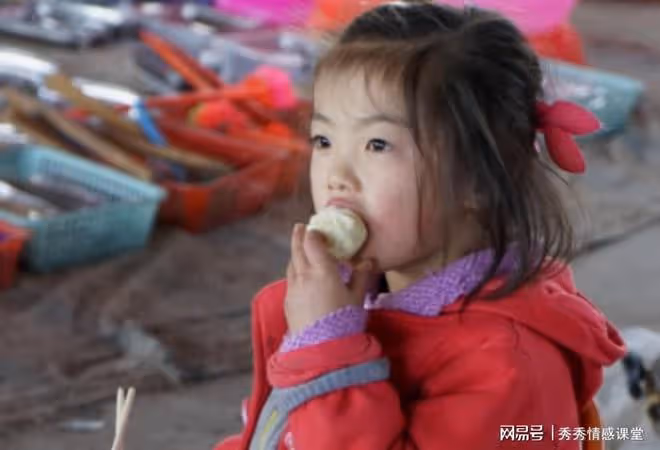 離婚半年後,前夫出差讓我去照看孩子,走進女兒房間後,我想復婚