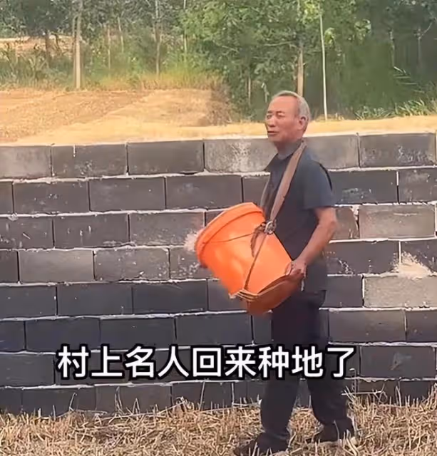 姜萍爸媽回家播種,用實際行動支持女兒,懶理外界傳聞的作弊風波