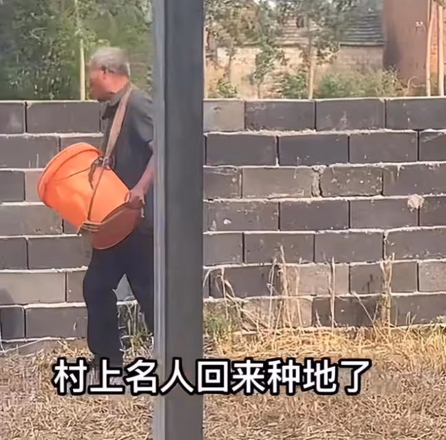 姜萍爸媽回家播種,用實際行動支持女兒,懶理外界傳聞的作弊風波
