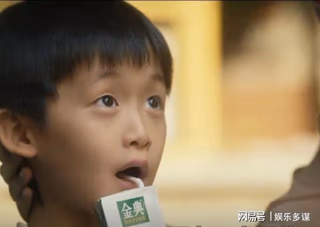 玫瑰的故事結局:白曉荷一個動作暴露她說謊了,兒子就是黃振華的