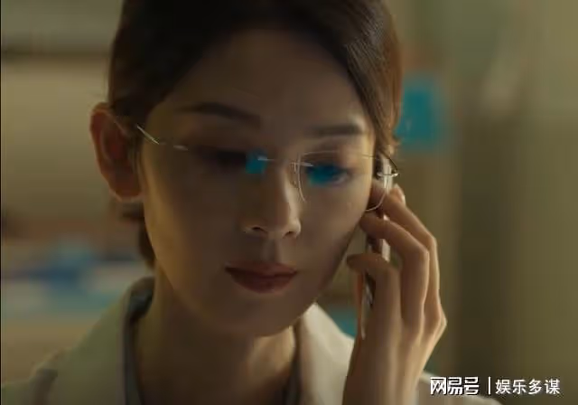 玫瑰的故事結局:白曉荷一個動作暴露她說謊了,兒子就是黃振華的