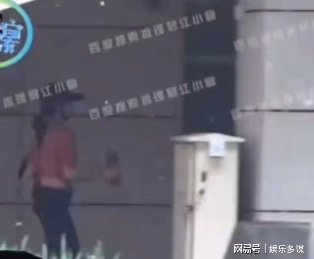 掛熱搜一天沒回應!陳曉被指婚變後續,粉絲公開私生照闢謠