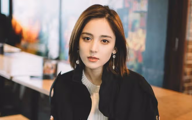 古力娜扎新片形象大顛覆，挑戰土氣孕婦角色，演技轉型引關注