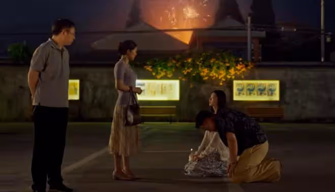 票房口碑齊飛,看完《雲邊有個小賣部》,我想說:這次周也贏麻了