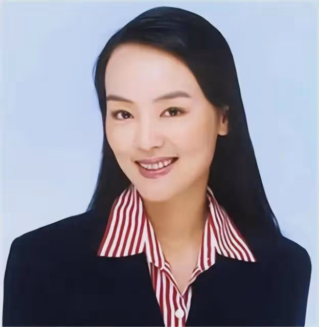 央視美女主持孫小梅:嫁小2歲海歸丈夫,如今成為人生大贏家