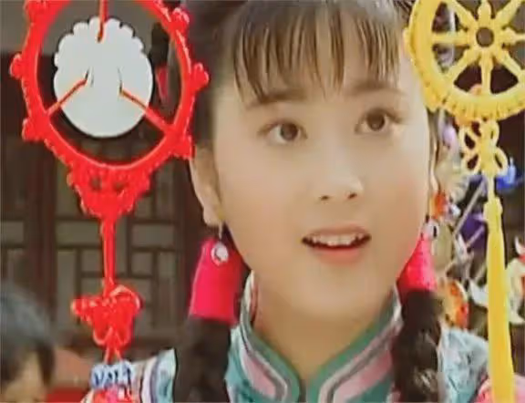 她是最乾淨的女演員,與小丈夫結婚18年零緋聞,把婆婆當親媽對待
