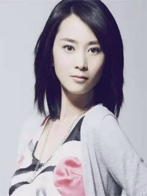 她是最乾淨的女演員,與小丈夫結婚18年零緋聞,把婆婆當親媽對待