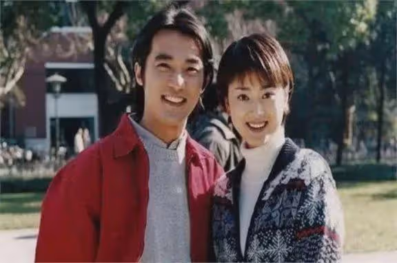她是最乾淨的女演員,與小丈夫結婚18年零緋聞,把婆婆當親媽對待