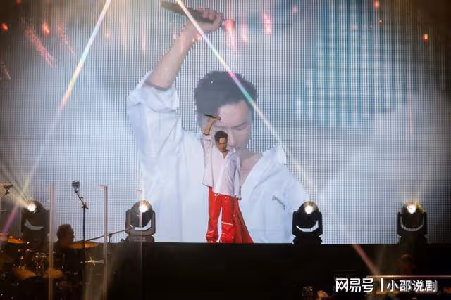 許志安唱和鄭秀文訂情歌哽咽,感激歌迷們不離不棄