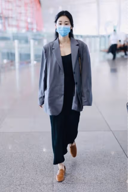 張碧晨可別再瘦了，小身板配寬鬆西裝有點違和，感覺都沒撐起來