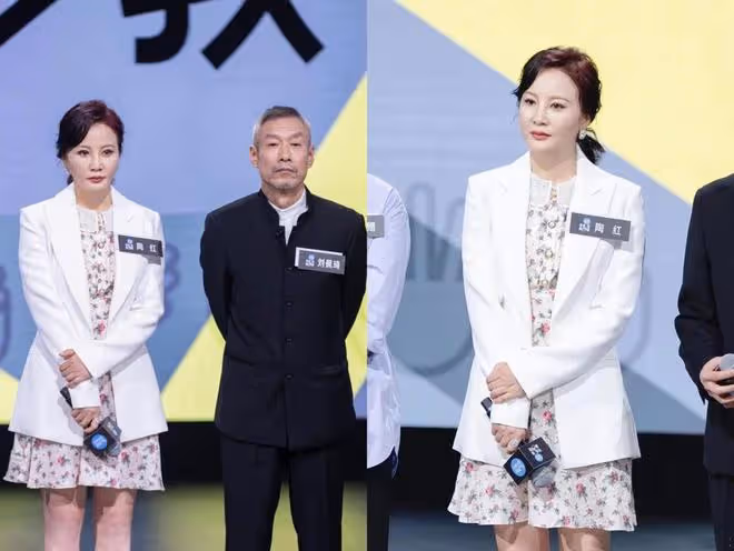 52歲的陶紅不怎麼顯老，就算素顏臉上也沒啥皺紋，穿搭也挺清爽的