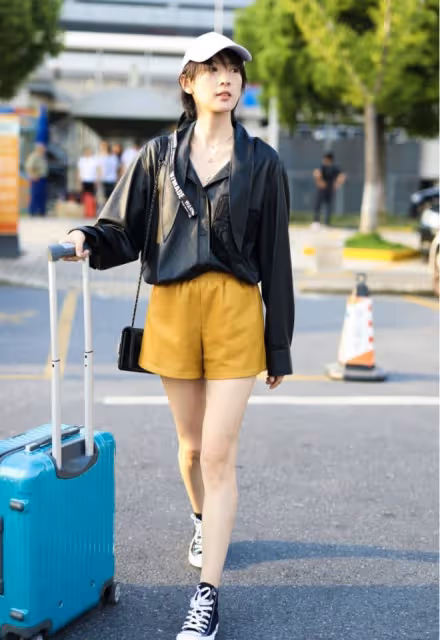 童瑤這「假小子」造型挺別致，雖然少了優雅感，但確實帥了不少