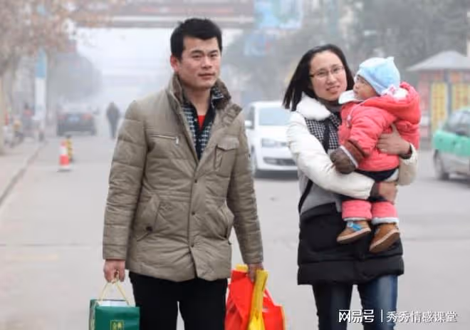 花1萬塞滿父母的冰箱,父母轉身塞滿弟弟車,老婆氣壞了,我哭了